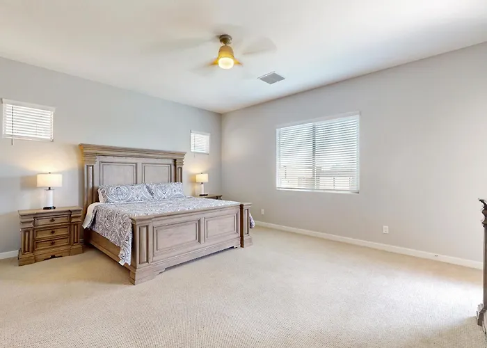 Pool, Hot Tub & Game Room! Spacious Buckeye Holiday home