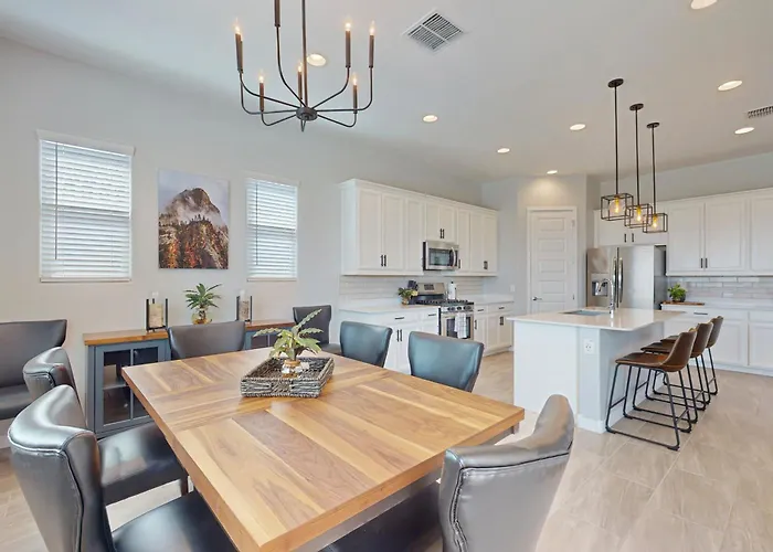 Pool, Hot Tub & Game Room! Spacious Buckeye Holiday home McMicken