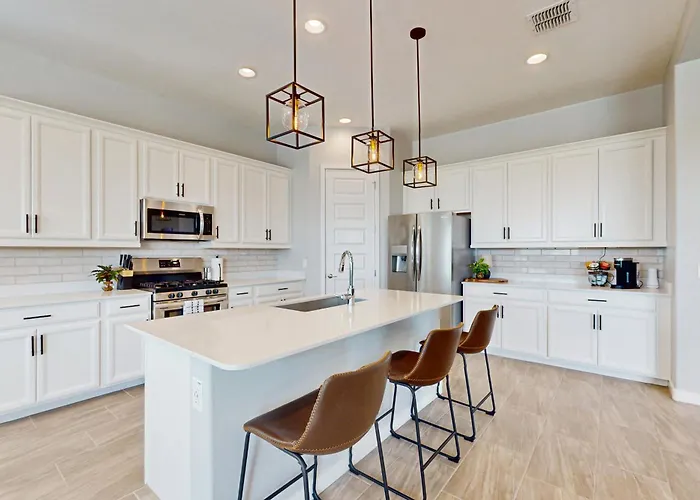 Pool, Hot Tub & Game Room! Spacious Buckeye *