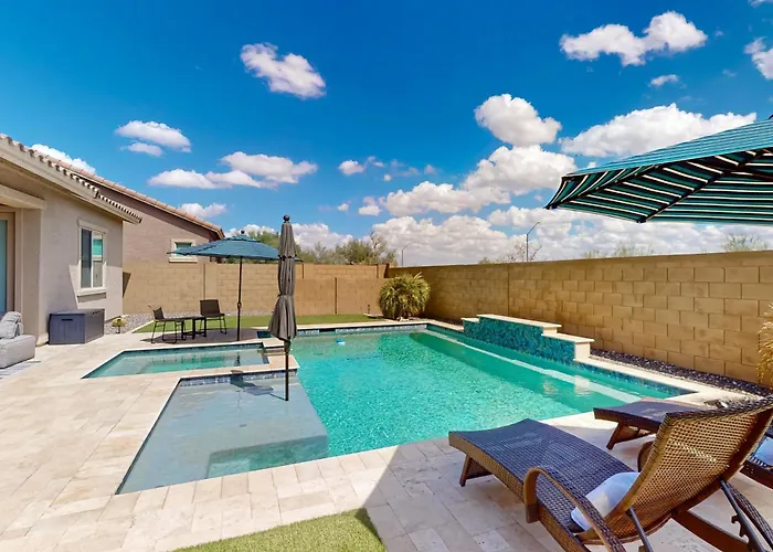 Pool, Hot Tub & Game Room! Spacious Buckeye Holiday home