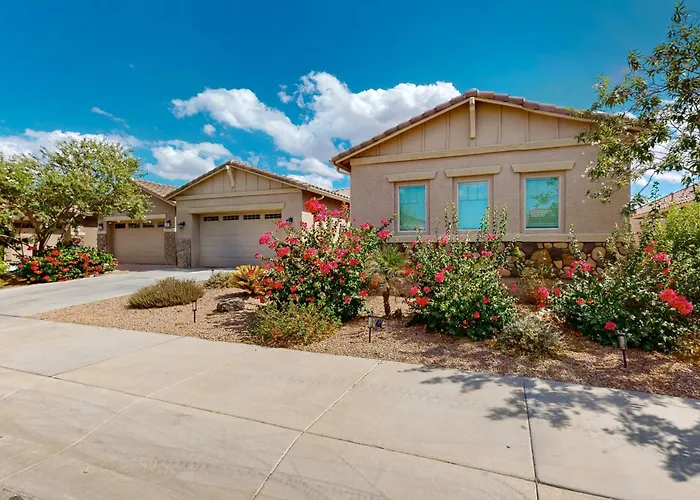Holiday home Pool, Hot Tub & Game Room! Spacious Buckeye