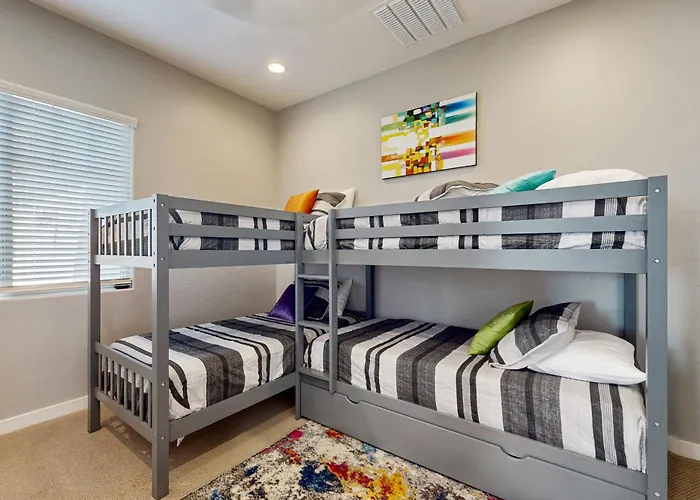 Holiday home Pool, Hot Tub & Game Room! Spacious Buckeye McMicken