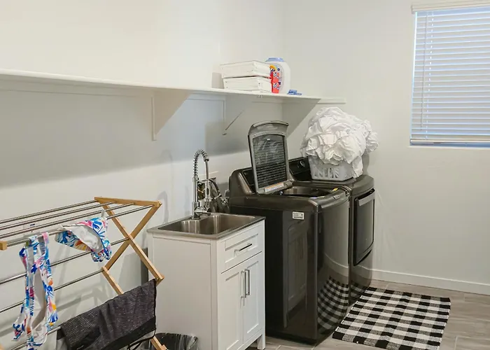Pool, Hot Tub & Game Room! Spacious Buckeye Holiday home McMicken