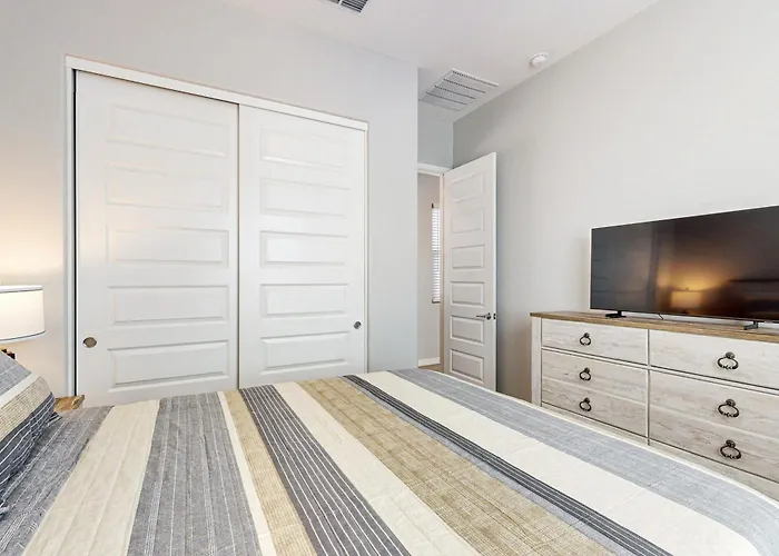 Holiday home Pool, Hot Tub & Game Room! Spacious Buckeye McMicken