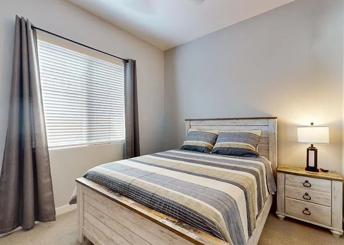 Pool, Hot Tub & Game Room! Spacious Buckeye Holiday home